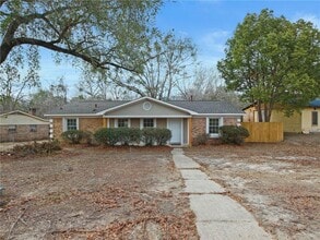 Building Photo - 526 Woodlore Dr