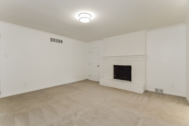 Building Photo - 505 Eastbourne Pl
