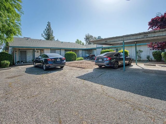 Building Photo - 3025 W Pontiac Way