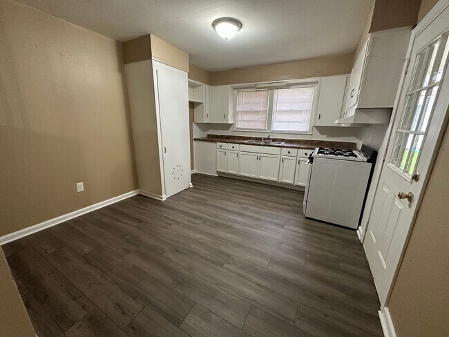 Foto del edificio - Updated 2 Bedroom House