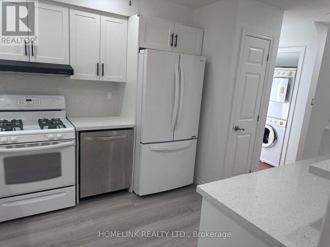 Building Photo - 330 Ormond Dr