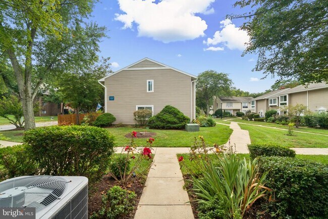 Building Photo - 290 Hilltop Ln