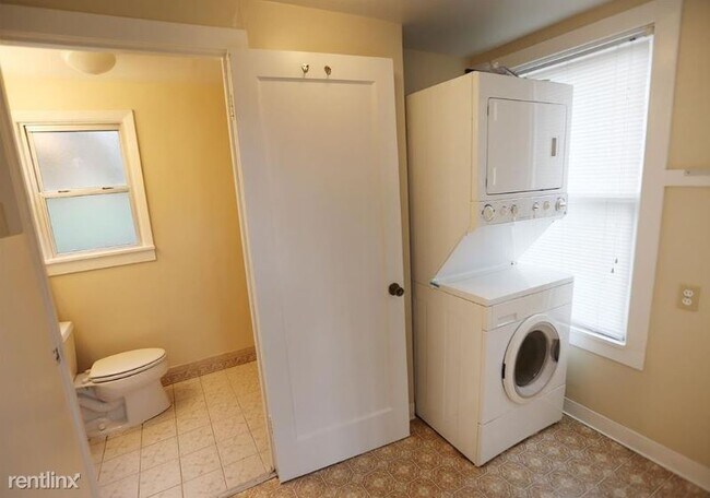 Building Photo - 1 br, 1 bath Condo - 189 Cowper St