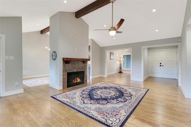 Foto del edificio - 3801 Laurel Ledge Ln