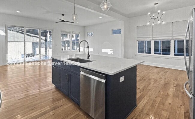 Foto del edificio - 113 Creighton Ave