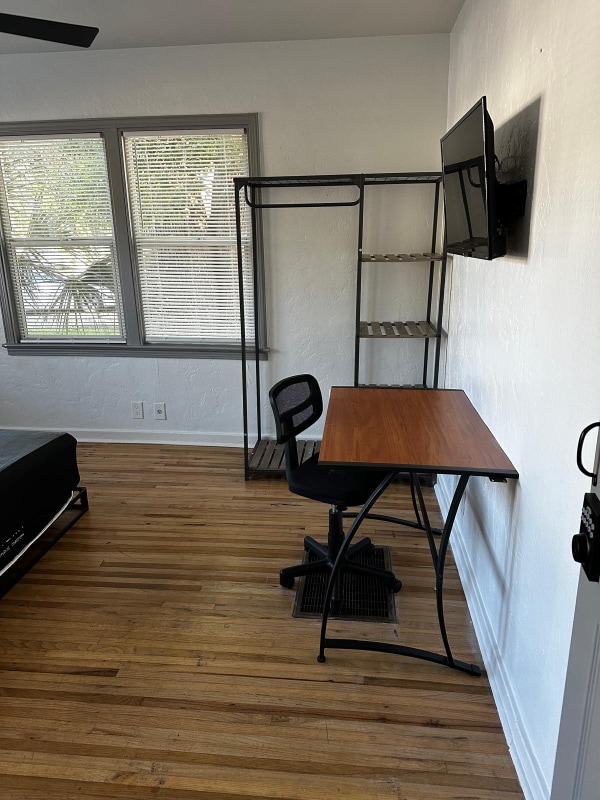 Photo - 2008 Page Ave House