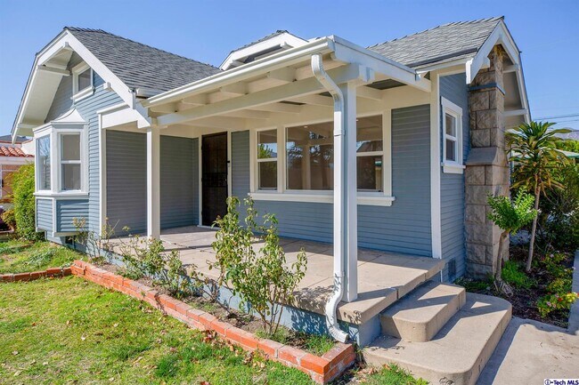 Building Photo - 659 W Wilson Ave