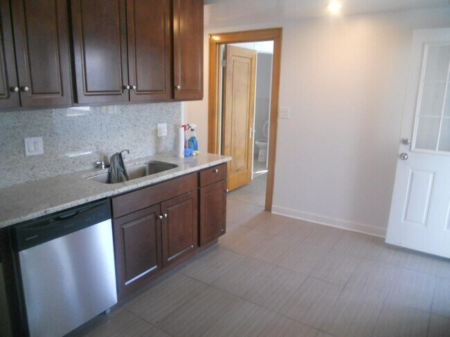 Foto del edificio - 515 W Talcott Rd