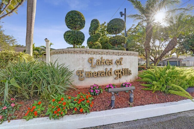 Foto del edificio - Great Townhome in Hollywood