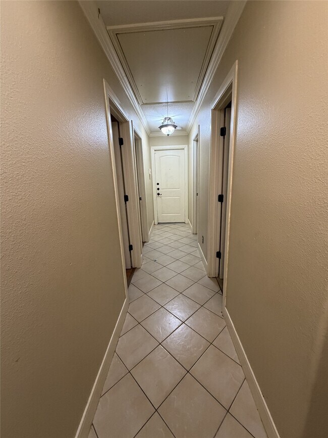 Foto del edificio - 7811 Fall Glen Dr