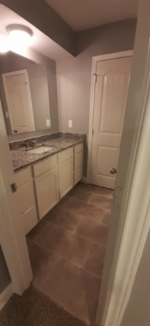 Building Photo - 2202 Greenbriar Ct