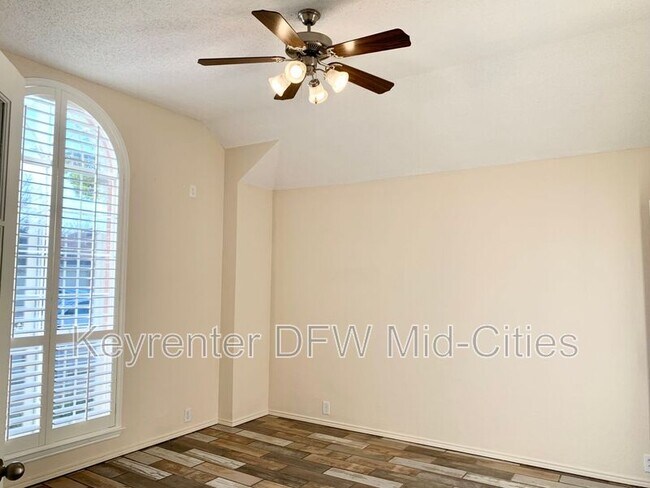 Building Photo - 2606 Lonesome Oak Dr
