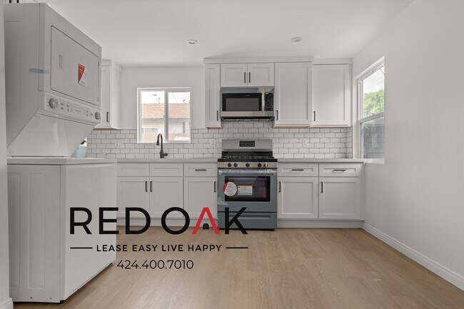 Foto del edificio - One Bedroom With Tons of Natural Lights, S...