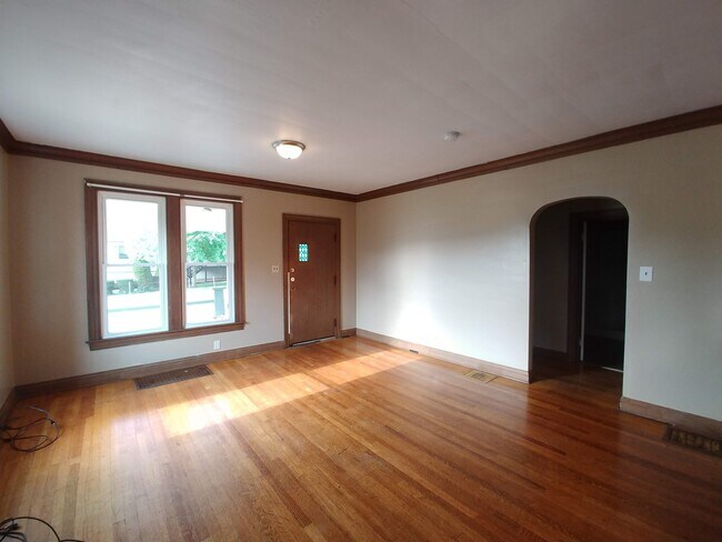 Foto del edificio - 311 E 10th St