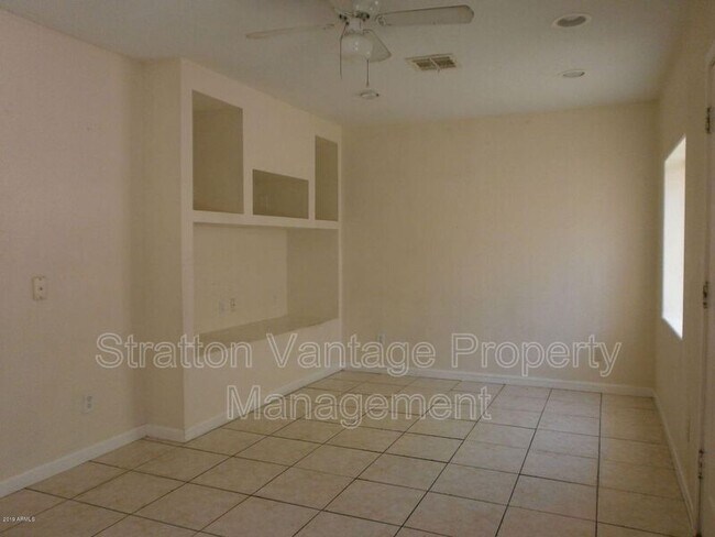 Building Photo - 513 W Pima St