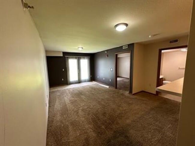 Interior Photo - 1407 S State St