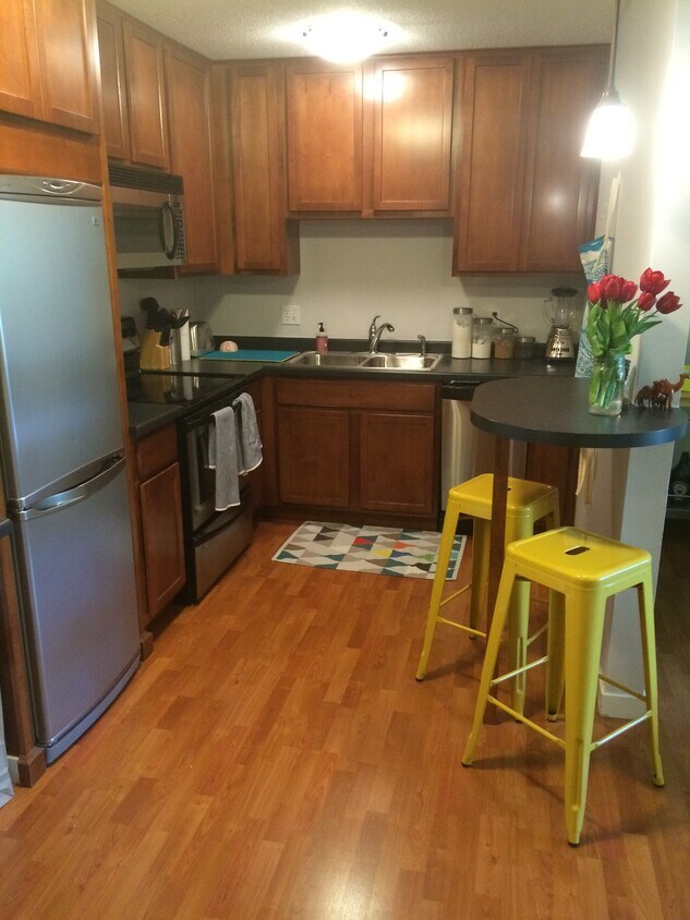 Primary Photo - 3729 Snelling Avenue, Unit 201