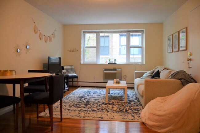 Foto del edificio - 110 Babcock St