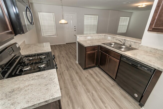 Foto del edificio - 16911 Andrew Nook Ln