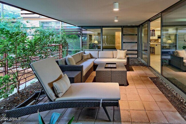 Foto del edificio - 7117 E Rancho Vista Dr