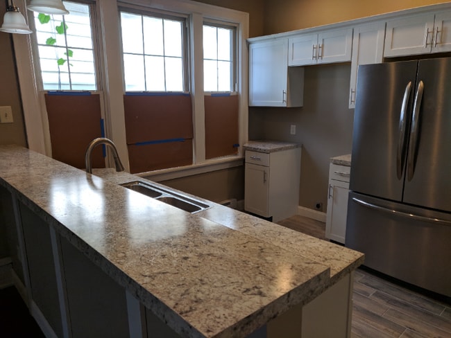 Building Photo - 72 William St