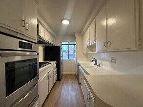 Building Photo - 1432 N Fairfax Ave