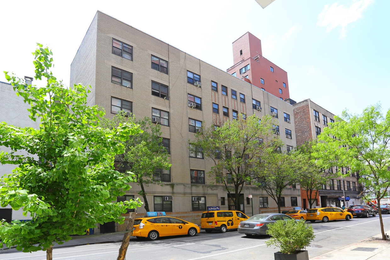 Primary Photo - 150 West 21st Street