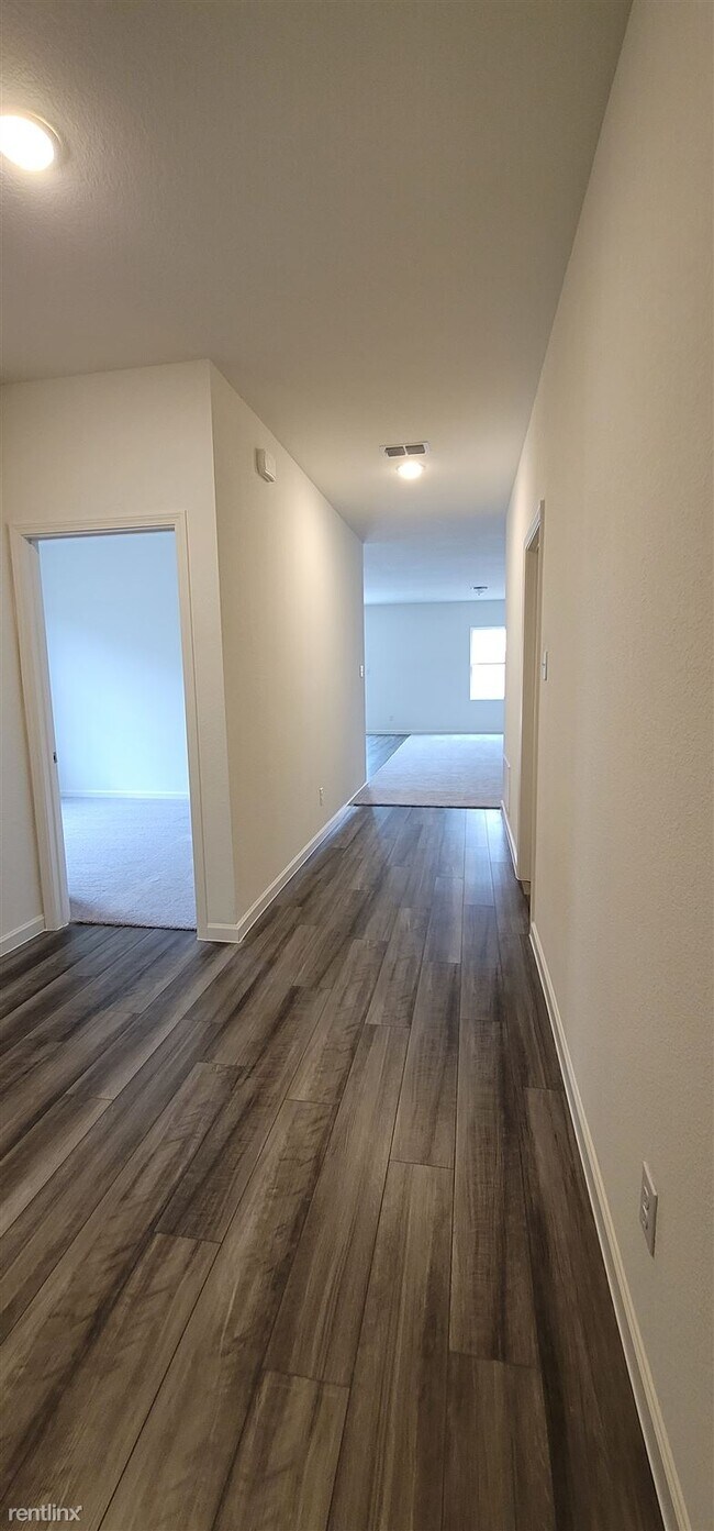 Building Photo - 3 br, 2 bath House - 2613 Silver Leaf Lane