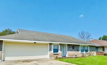 Building Photo - 107 St Nicholas Dr