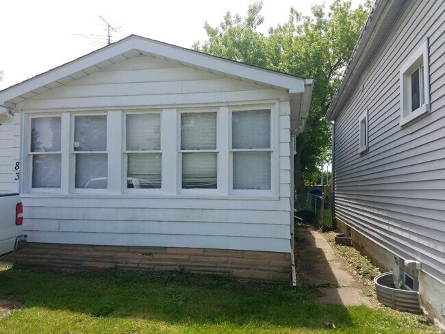 Building Photo - 83 W George Ave