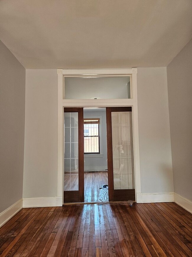 Building Photo - Charming 3BR Rowhome in Bloomingdale