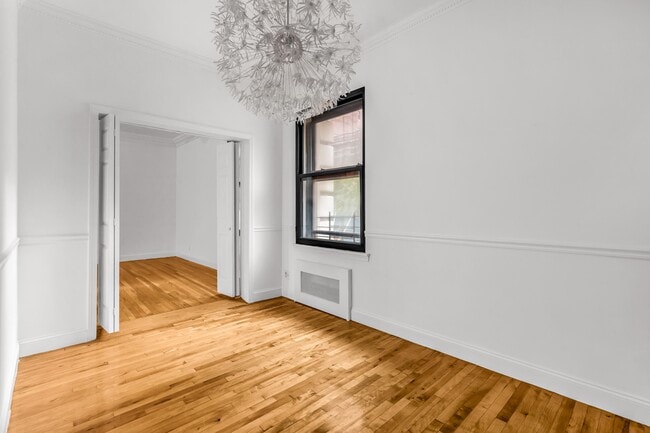 Building Photo - 112 W 72nd St