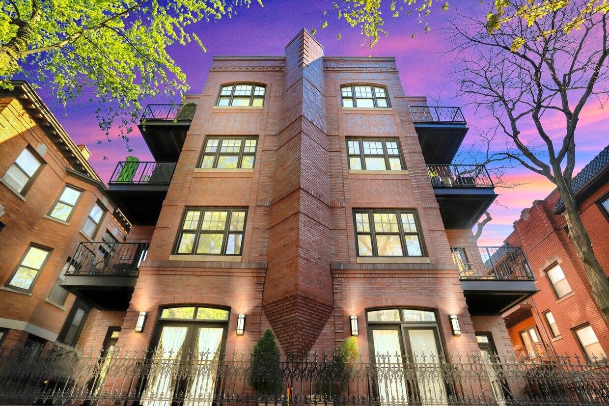 Primary Photo - 707 W Barry Ave