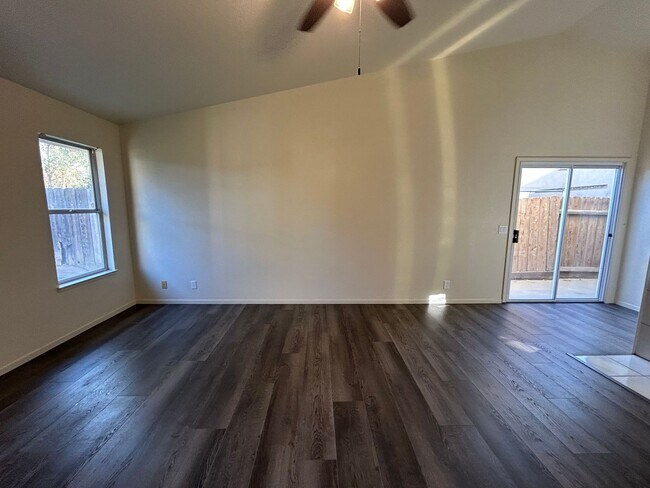 Foto del edificio - 1887 Shadow Park Dr