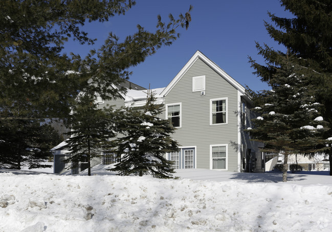 Building Photo - Varney Square Apartments