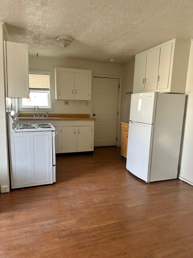 Kitchen - 211 Washington St