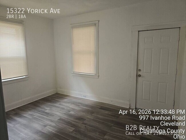 Foto del edificio - 15322 Yorick Ave