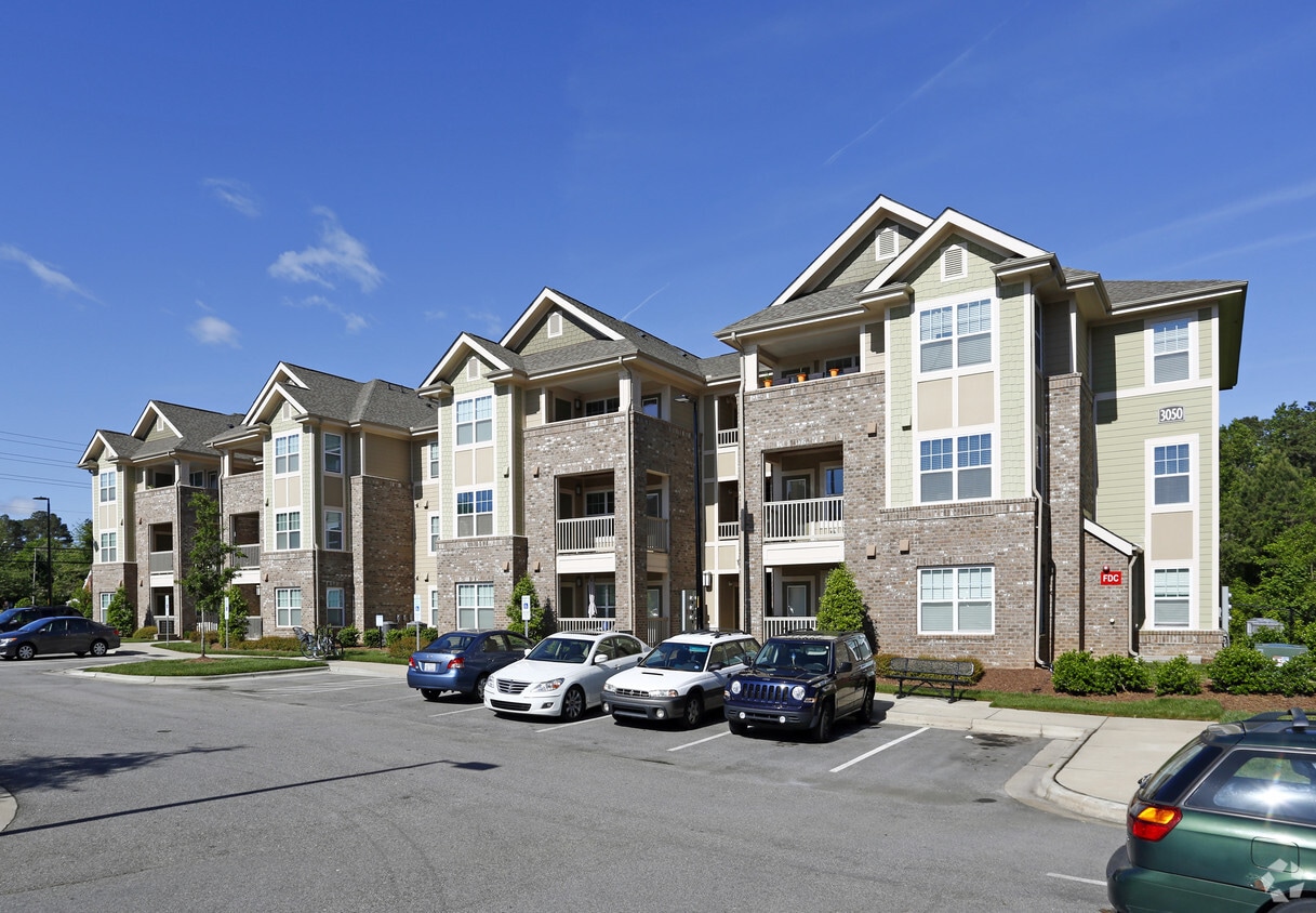 Emerson Glen Apartments in Raleigh, NC