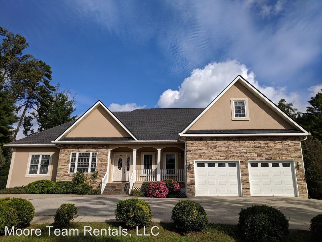 Primary Photo - 3 br, 2.5 bath House - 28 Baton Lane