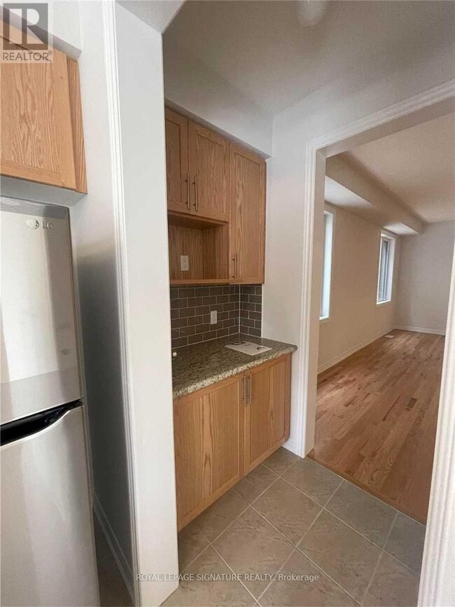 Building Photo - 404 Black Cherry Cres