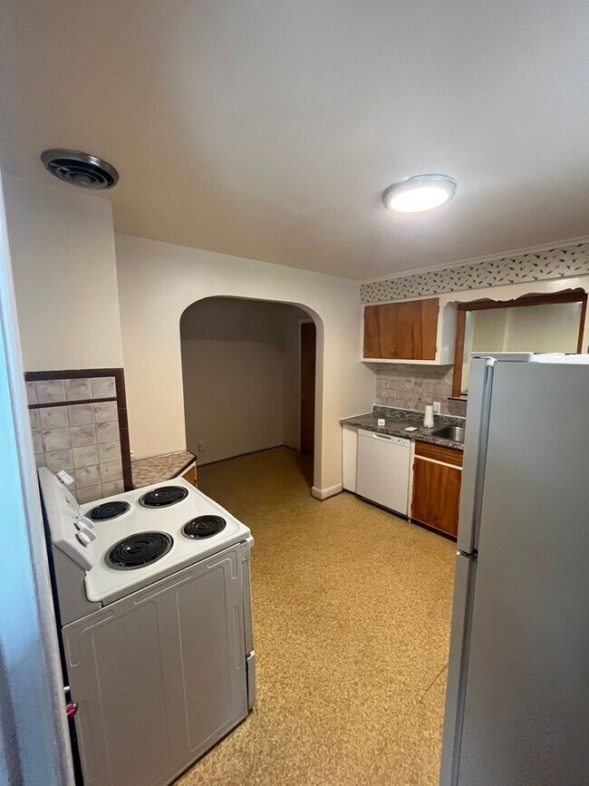 Foto del edificio - 3 Bedroom Home with In-Law Suite Available Near Rochester General