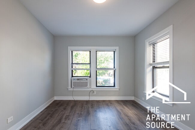 Building Photo - 701 W Brompton Ave