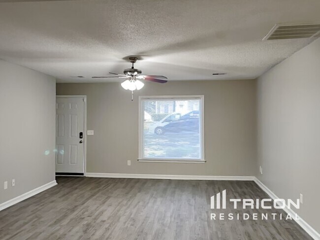 Building Photo - 621 Riverwalk Way