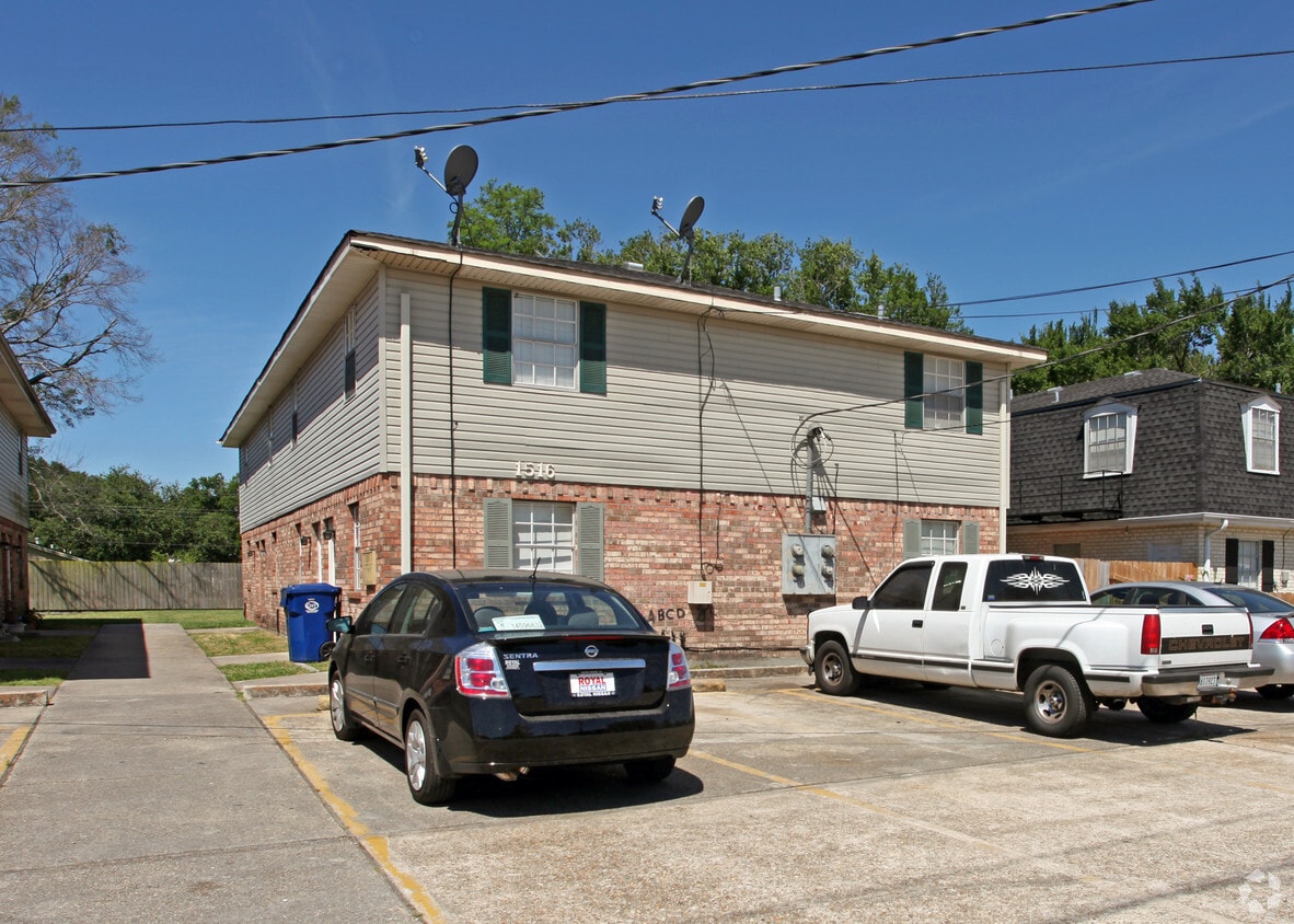 Building Photo - 1512-1516 Hickory Ave