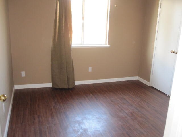 Building Photo - House For Rent in Madera