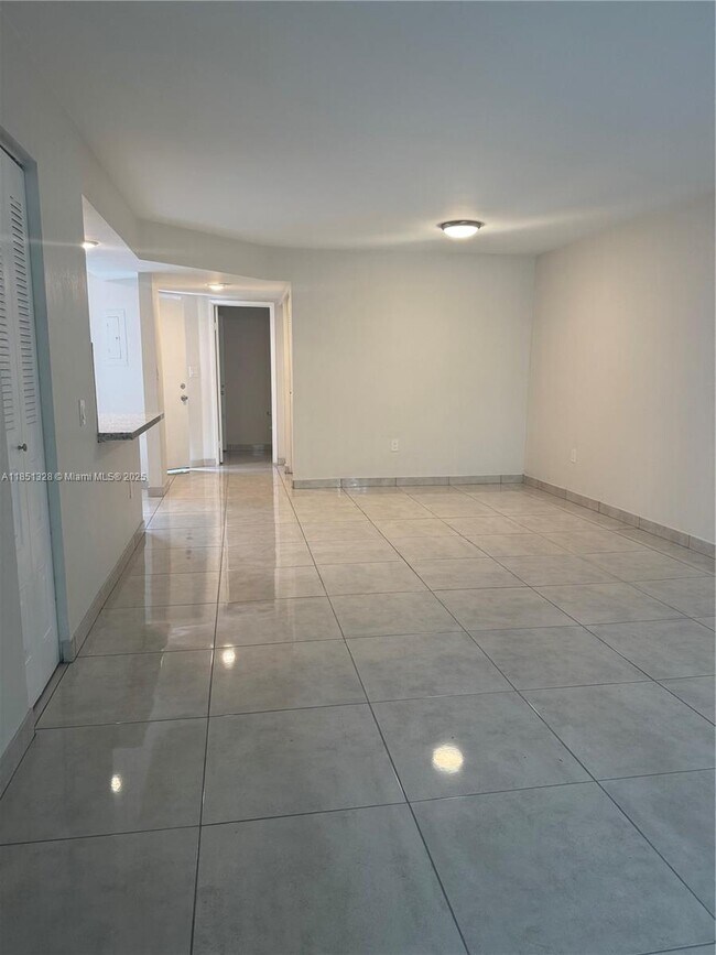 Foto del edificio - 4666 NW 97th Pl