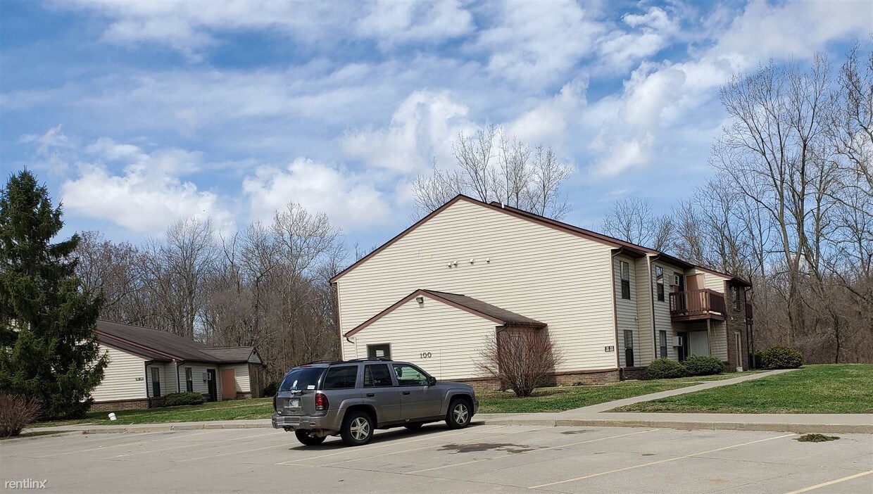 Building Photo - 300 Knoll Creek Dr
