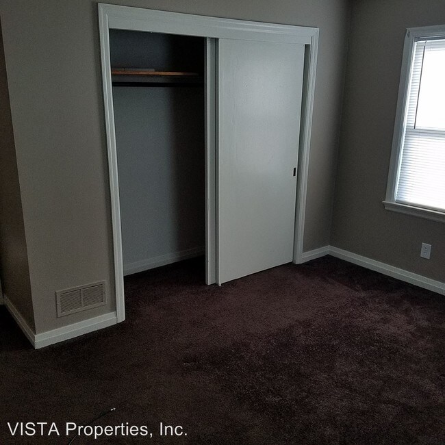 Building Photo - 1733 Bachmann Dr
