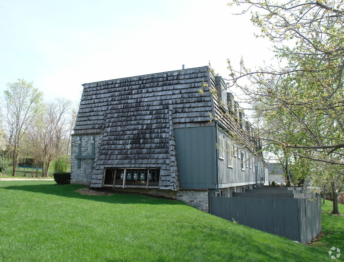 Birchrest Townhomes Apartments in Bellevue, NE