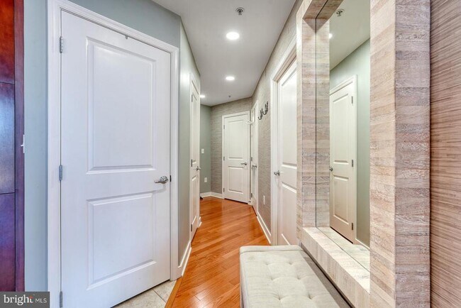 Building Photo - 155 Potomac Passage